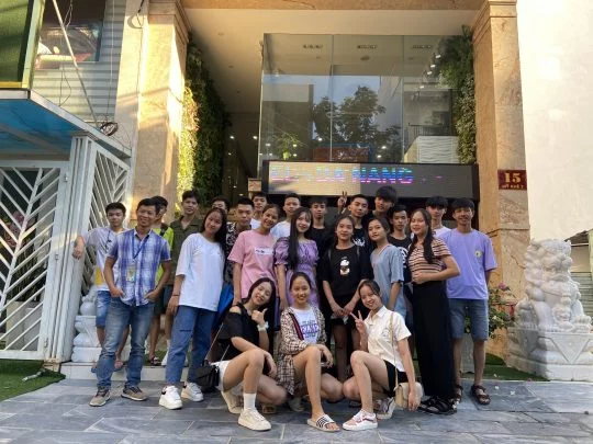 Hướng dẫn viên du lịch miền Trung khu vực  Quảng Bình, Quảng...